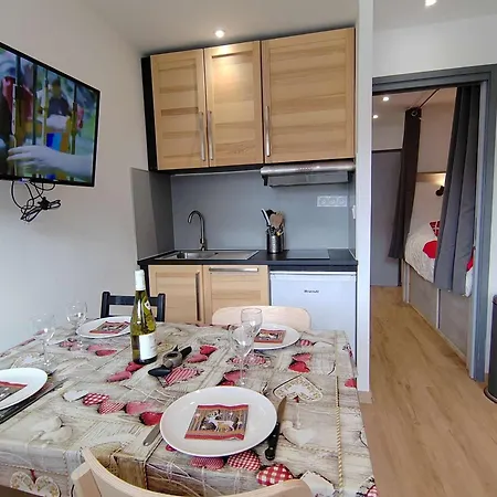 Appartement De 23m² Skis Aux Pieds, Renove, Balcon Est, Max 4 Pers - Fr-1-545-52 *